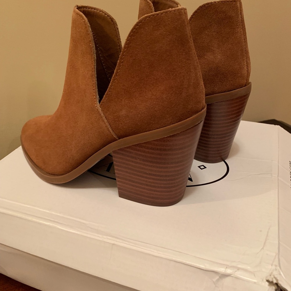 Boots - Picture 3 of 3